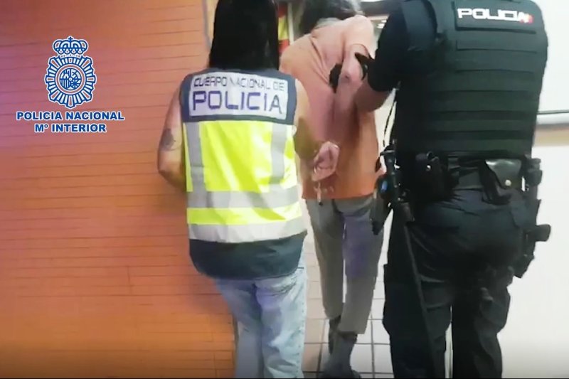 La Policía Nacional detiene en Benissa a un fugitivo buscado en Dinamarca por agredir sexualmente a su hija menor de edad La Policía Nacional detiene en Benissa a un fugitivo buscado en Dinamarca por agredir sexualmente a su hija menor de edad