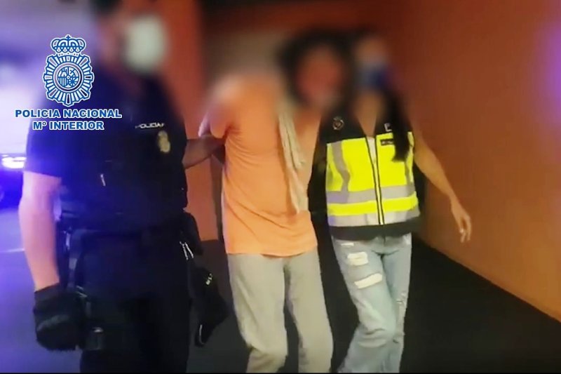 La Policía Nacional detiene en Benissa a un fugitivo buscado en Dinamarca por agredir sexualmente a su hija menor de edad La Policía Nacional detiene en Benissa a un fugitivo buscado en Dinamarca por agredir sexualmente a su hija menor de edad