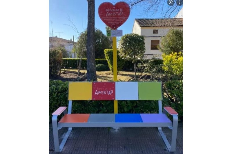 El Hospital de Dénia colabora en el Proyecto Fem Amics del Rotary Club de Dénia El Hospital de Dénia colabora en el Proyecto Fem Amics del Rotary Club de Dénia