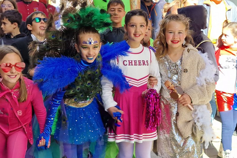 El carnestoltes infantil descorre el teló al Festival d’Arts Escèniques de Pego d’aquesta nit El carnestoltes infantil descorre el teló al Festival d’Arts Escèniques de Pego d’aquesta nit