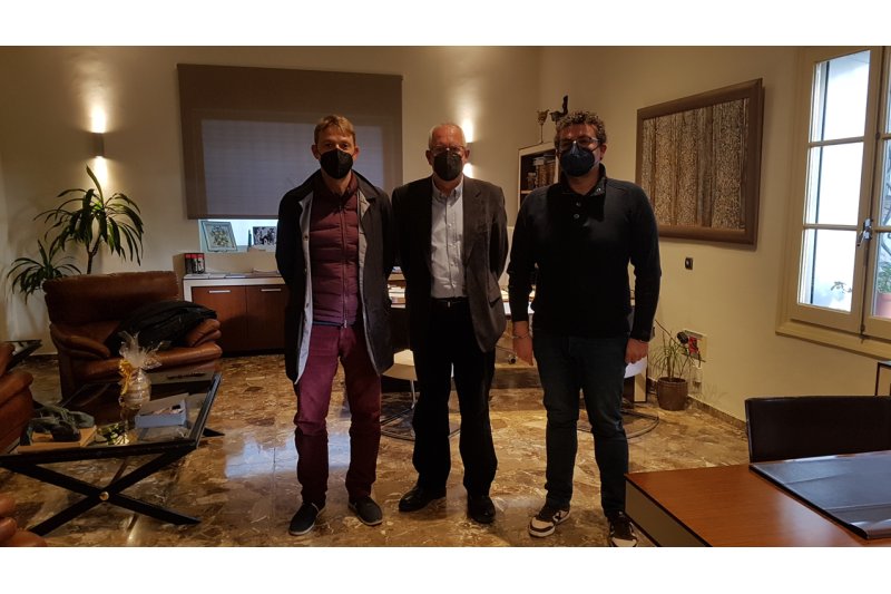 Los empresarios náuticos trasladan al alcalde de Dénia la inquietud ante la nueva ley de protección de la posidonia Los empresarios náuticos trasladan al alcalde de Dénia la inquietud ante la nueva ley de protección de la posidonia