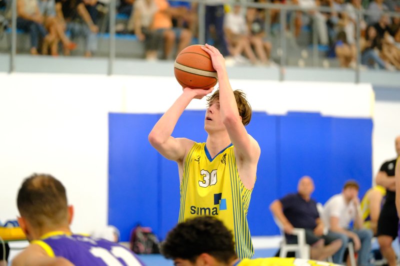 Baloncesto: El Dénia BC gana en Burjassot y peleará por el ascenso a Liga LEB en la final four  Baloncesto: El Dénia BC gana en Burjassot y peleará por el ascenso a Liga LEB en la final four