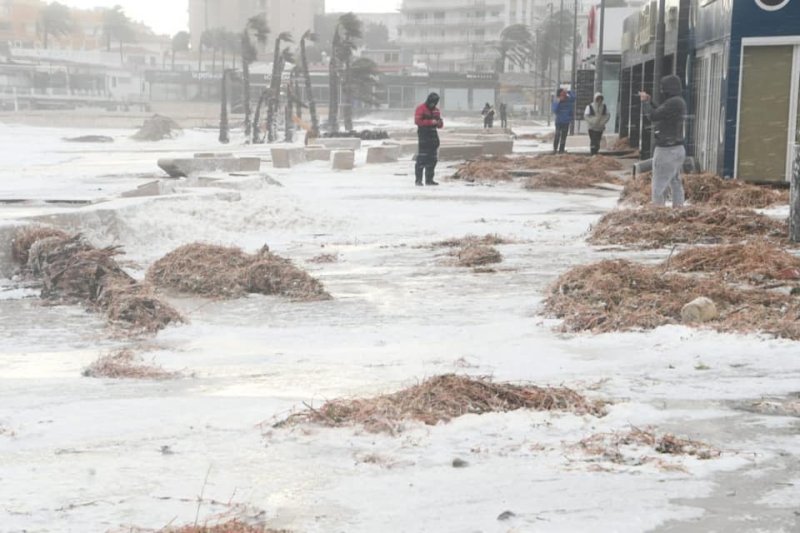El temporal ocasiona importantes destrozos en el litoral de Xàbia y el Gorgos amenaza con desbordarse El temporal ocasiona importantes destrozos en el litoral de Xàbia y el Gorgos amenaza con desbordarse