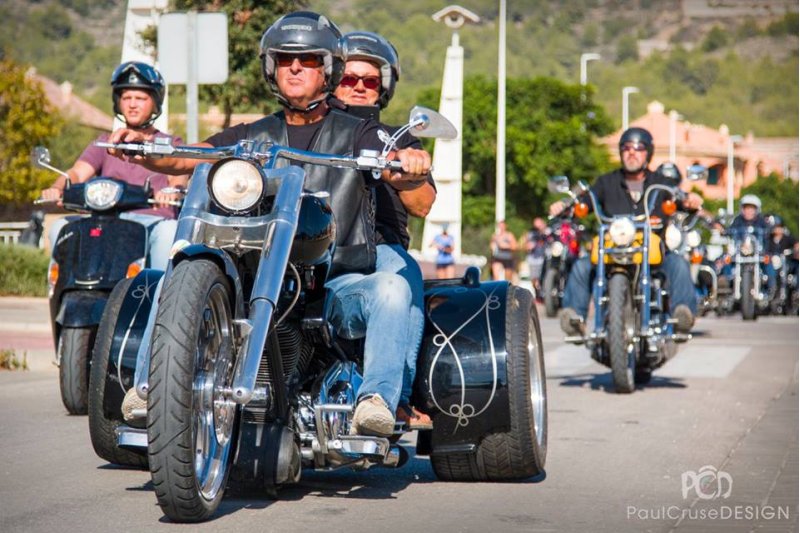Segundo encuentro benéfico de coches clásicos y motos Custom en Xàbia Segundo encuentro benéfico de coches clásicos y motos Custom en Xàbia