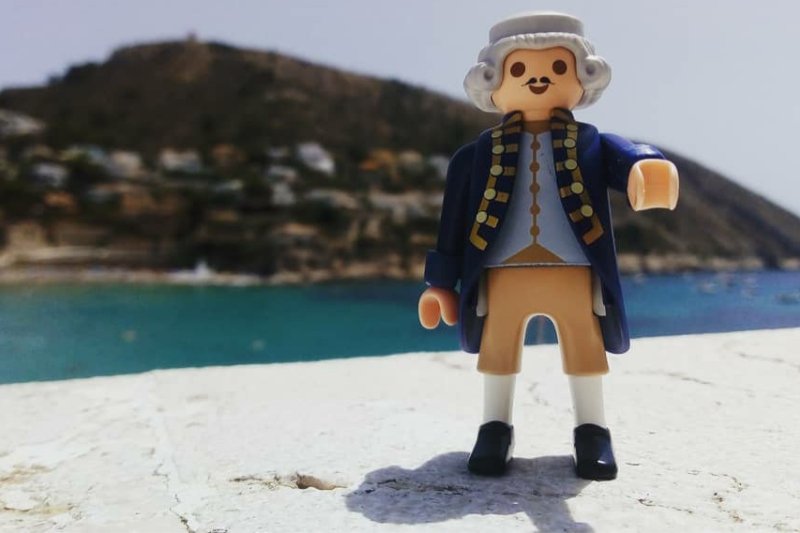 A vista de “click”: El jove Carlos Cuenca mostra al món paisatges i monuments de la comarca amb els seus playmobil  A vista de “click”: El jove Carlos Cuenca mostra al món paisatges i monuments de la comarca amb els seus playmobil