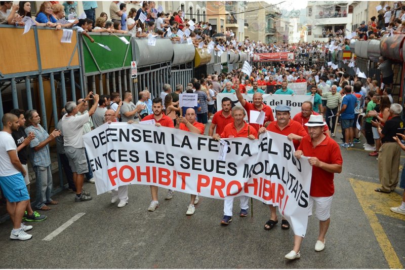 Pedreguer clama a favor dels bous al carrer Pedreguer clama a favor dels bous al carrer