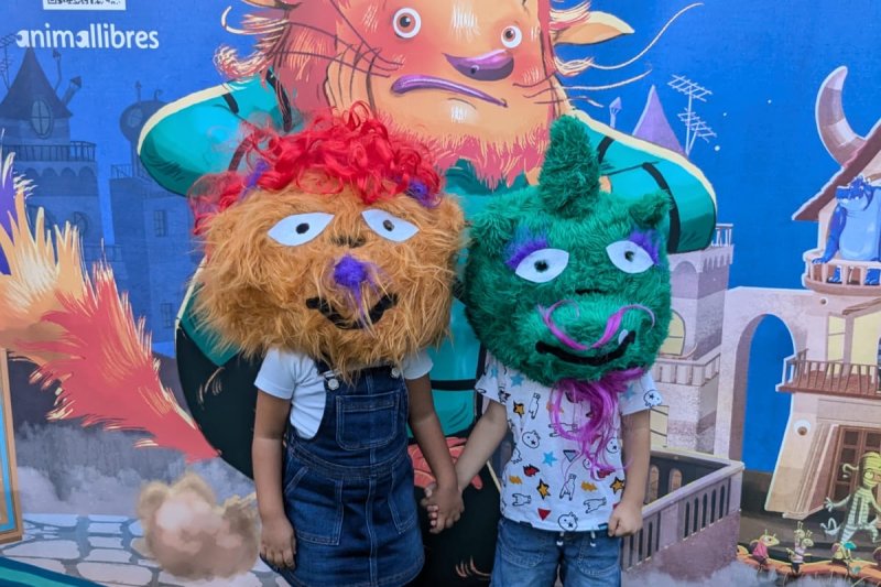 El creatiu Paco Cholbi estrena El Monstre Petorro en el festival Sorollius de Xàbia El creatiu Paco Cholbi estrena El Monstre Petorro en el festival Sorollius de Xàbia