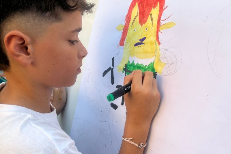 El creatiu Paco Cholbi estrena El Monstre Petorro en el festival Sorollius de Xàbia El creatiu Paco Cholbi estrena El Monstre Petorro en el festival Sorollius de Xàbia