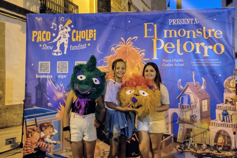 El creatiu Paco Cholbi estrena El Monstre Petorro en el festival Sorollius de Xàbia El creatiu Paco Cholbi estrena El Monstre Petorro en el festival Sorollius de Xàbia