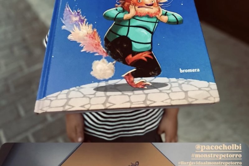 El creatiu Paco Cholbi estrena El Monstre Petorro en el festival Sorollius de Xàbia El creatiu Paco Cholbi estrena El Monstre Petorro en el festival Sorollius de Xàbia