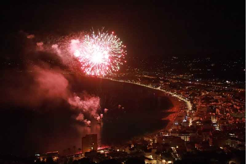 El castillo de fuegos artificiales de las fiestas de Loreto de Xàbia se disparará el viernes El castillo de fuegos artificiales de las fiestas de Loreto de Xàbia se disparará el viernes