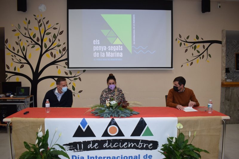 Benitatxell recorre sus acantilados y estrena el documental L’Encontre en el Día de las Montañas Benitatxell recorre sus acantilados y estrena el documental L’Encontre en el Día de las Montañas