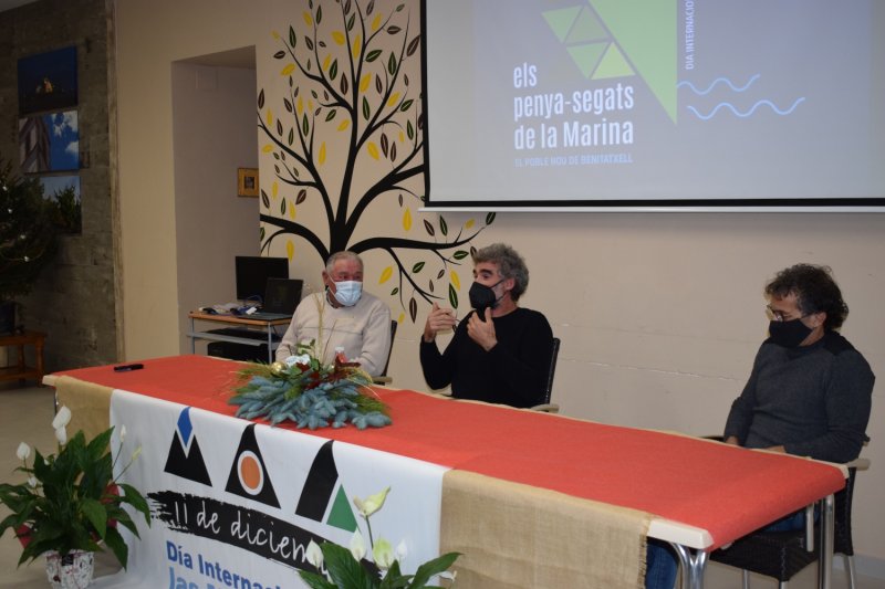 Benitatxell recorre sus acantilados y estrena el documental L’Encontre en el Día de las Montañas Benitatxell recorre sus acantilados y estrena el documental L’Encontre en el Día de las Montañas