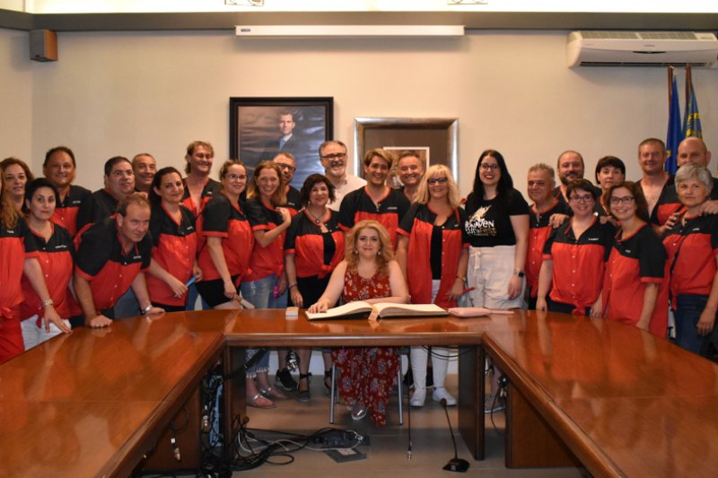 Merche Femenía exalta sus papeles de mujer, música, pedreguera y madre en el pregón de las Fiestas de Julio de Pedreguer Merche Femenía exalta sus papeles de mujer, música, pedreguera y madre en el pregón de las Fiestas de Julio de Pedreguer