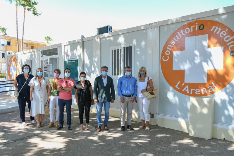 Visita al consultorio de verano de la playa del Arenal en Xàbia Visita al consultorio de verano de la playa del Arenal en Xàbia