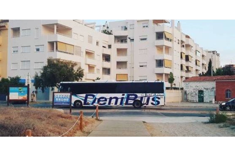 Las líneas de autobús de las playas funcionarán cada veinte minutos este verano  Las líneas de autobús de las playas funcionarán cada veinte minutos este verano