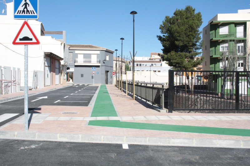 El acceso oeste de peatones en el casco urbano de Ondara queda abierto al público después de completar su remodelación El acceso oeste de peatones en el casco urbano de Ondara queda abierto al público después de completar su remodelación
