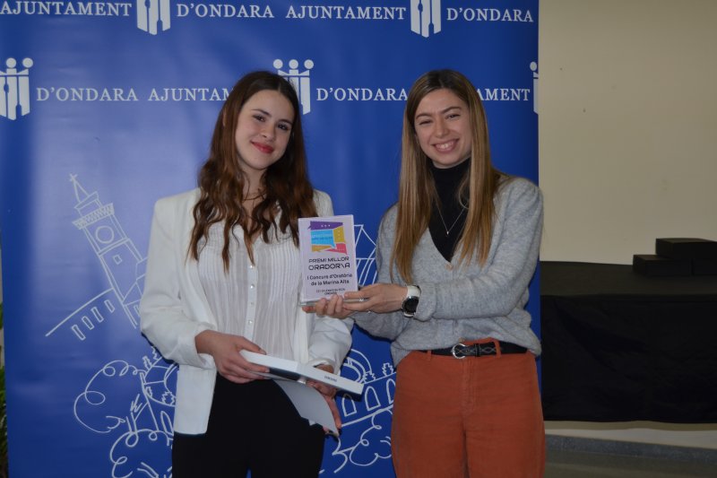 Los jóvenes aprenden oratoria Los jóvenes aprenden oratoria