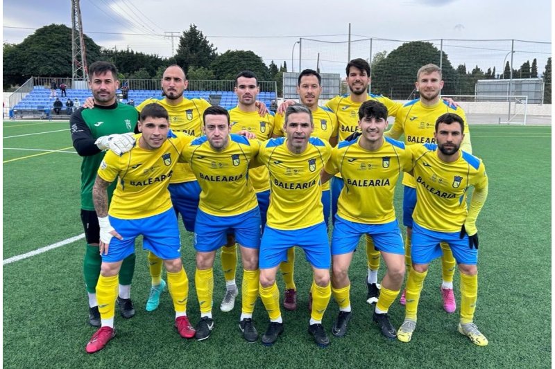 Lliga Comunitat: El Calpe se enchufa a la cabeza con una gran victoria ante el Hércules B y el Dénia cae en Alicante Lliga Comunitat: El Calpe se enchufa a la cabeza con una gran victoria ante el Hércules B y el Dénia cae en Alicante