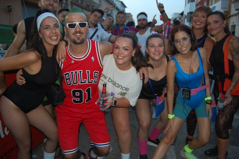 Una nit temàtica al voltant de la moguda dels anys 80 i 90 li puja la temperatura a les festes populars d’Orba  Una nit temàtica al voltant de la moguda dels anys 80 i 90 li puja la temperatura a les festes populars d’Orba