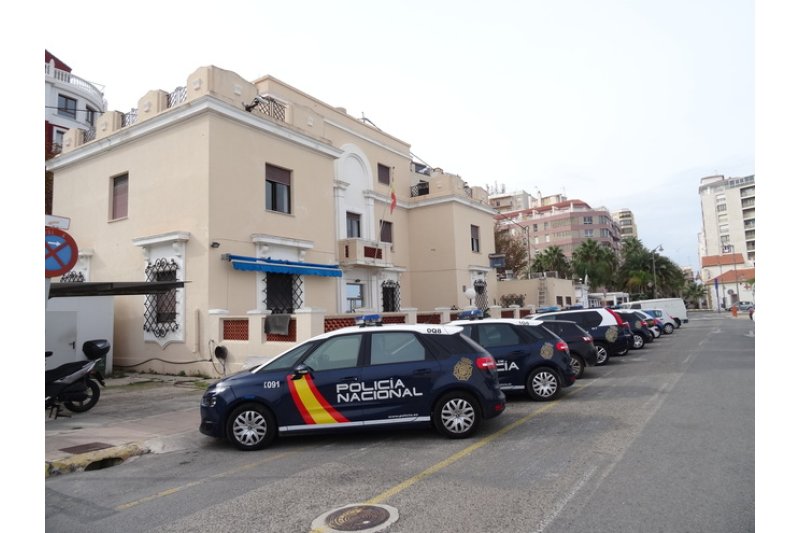 Cinco detenidos por extorsionar a usuarios de paginas de citas  Cinco detenidos por extorsionar a usuarios de paginas de citas