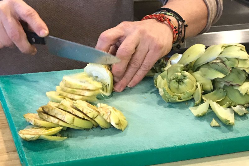 Alcachofas, sepia, calamar y congrio, productos del mes en Els Magazinos Alcachofas, sepia, calamar y congrio, productos del mes en Els Magazinos