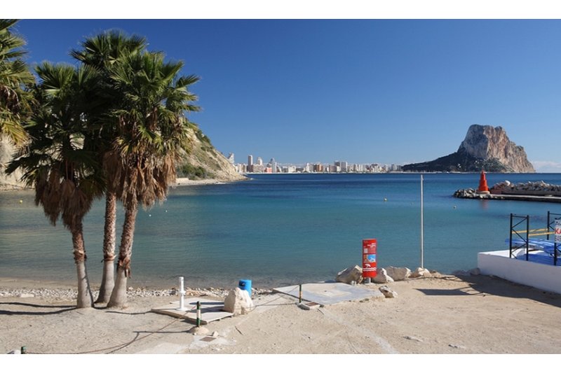 El alcalde de Calp exige un calendario de obras en el dique de Puerto Blanco ante las quejas vecinales El alcalde de Calp exige un calendario de obras en el dique de Puerto Blanco ante las quejas vecinales