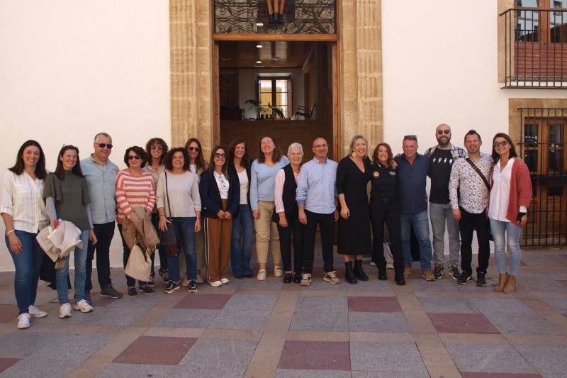 Se jubila la agente de Policía Local Jeannine Cantó, “maestra” de Educación Vial de 8.000 niños de Xàbia Se jubila la agente de Policía Local Jeannine Cantó, “maestra” de Educación Vial de 8.000 niños de Xàbia
