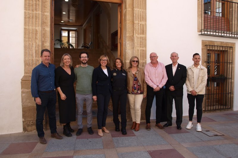 Se jubila la agente de Policía Local Jeannine Cantó, “maestra” de Educación Vial de 8.000 niños de Xàbia Se jubila la agente de Policía Local Jeannine Cantó, “maestra” de Educación Vial de 8.000 niños de Xàbia