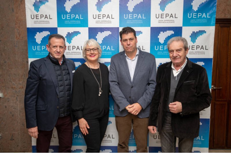 El farmacéutico de Dénia Ángel Vives es nombrado vicepresidente de la Unión Empresarial de la Provincial de Alicante El farmacéutico de Dénia Ángel Vives es nombrado vicepresidente de la Unión Empresarial de la Provincial de Alicante