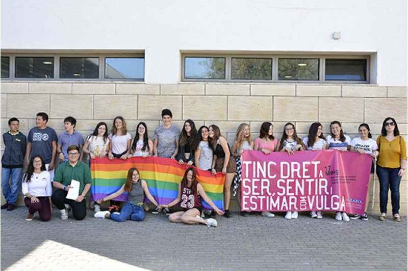 Los institutos de Xàbia alzan la voz contra la libertad sexual en el Día contra la LGTBfobia Los institutos de Xàbia alzan la voz contra la libertad sexual en el Día contra la LGTBfobia