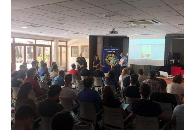 Sesenta profesionales participan en el curso intensivo de intervención operativa en violencia de género en Ondara Sesenta profesionales participan en el curso intensivo de intervención operativa en violencia de género en Ondara