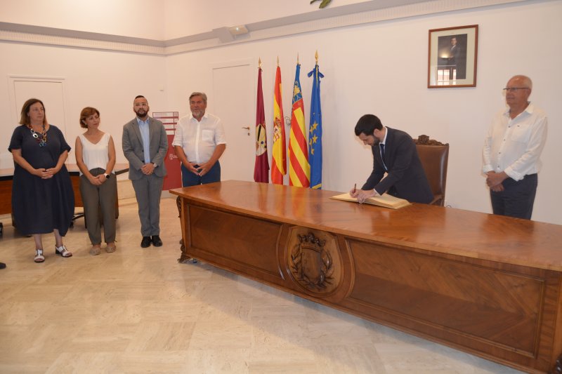 El ministro de Consumo reclama la unión de todas las administraciones ante la problemática de los pisos turísticos  El ministro de Consumo reclama la unión de todas las administraciones ante la problemática de los pisos turísticos