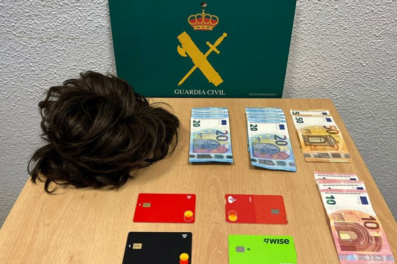 La Guardia Civil detiene a un hombre especializado en el método de “la siembra” en Moraira  La Guardia Civil detiene a un hombre especializado en el método de “la siembra” en Moraira