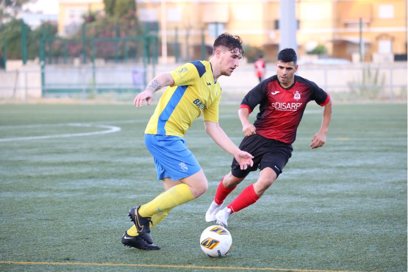 El Dénia arranca en cuadro y con la intención de no fallar al primer amistoso en casa del Portuarios El Dénia arranca en cuadro y con la intención de no fallar al primer amistoso en casa del Portuarios