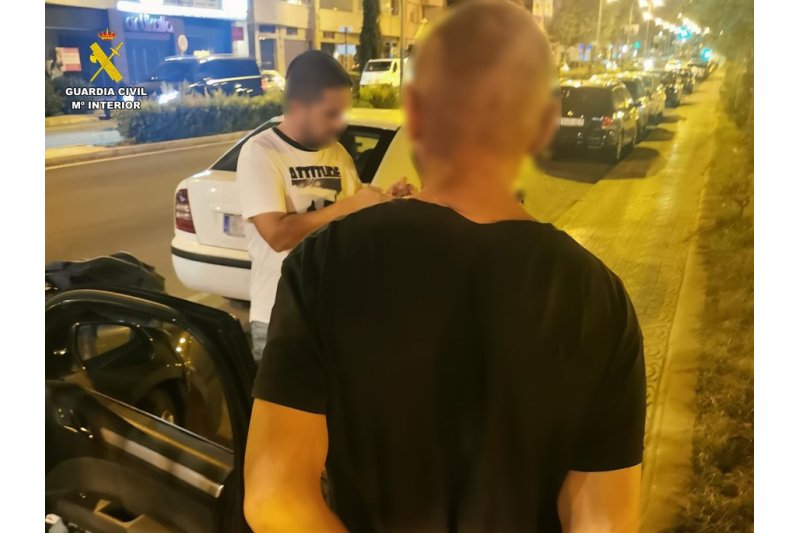 Un detenido en Calp por robar en coches en el interior de un garaje Un detenido en Calp por robar en coches en el interior de un garaje