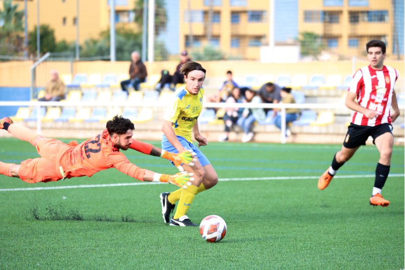 Lliga Comunitat: Triunfos balsámicos para Dénia y Jávea, y el Calpe que empata Lliga Comunitat: Triunfos balsámicos para Dénia y Jávea, y el Calpe que empata