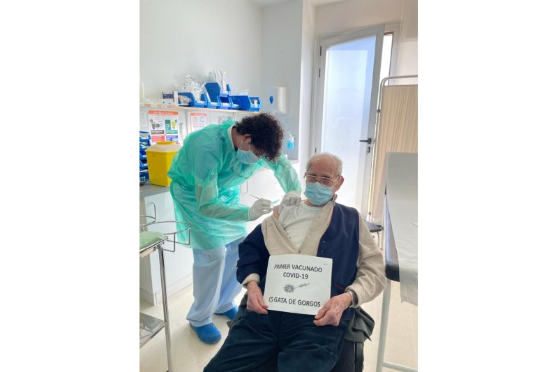 El COVID-19 deja 13 fallecidos, aunque disminuyen los contagios El COVID-19 deja 13 fallecidos, aunque disminuyen los contagios