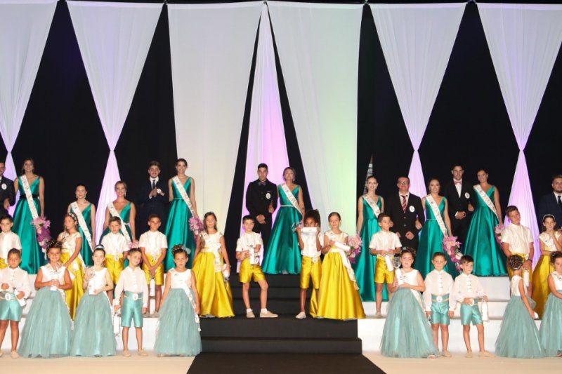 La presentación de los Festeros 2022 pone el preámbulo en las fiestas patronales de El Verger La presentación de los Festeros 2022 pone el preámbulo en las fiestas patronales de El Verger