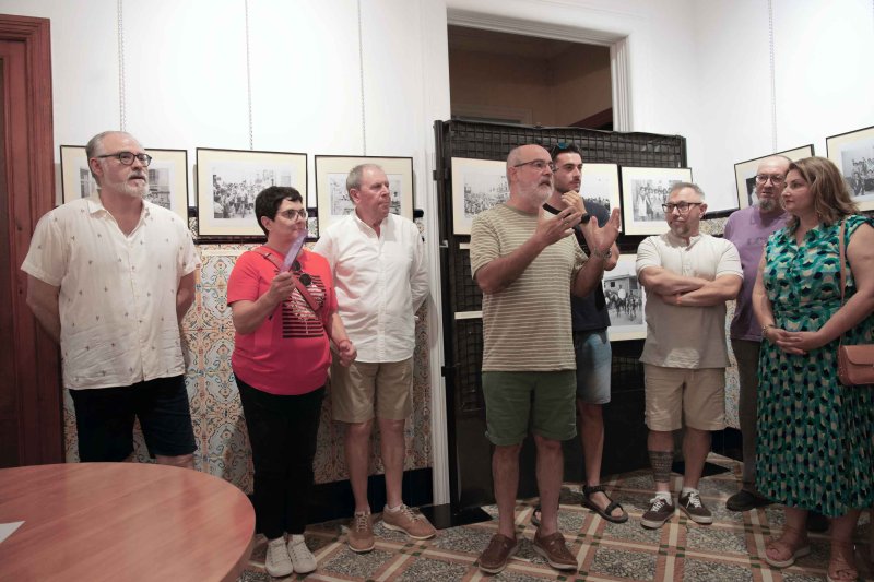 La mostra de Festes de l'associació Els Pòrxens: Pedreguer segons el retratista Luis Cabrera Pineda La mostra de Festes de l'associació Els Pòrxens: Pedreguer segons el retratista Luis Cabrera Pineda