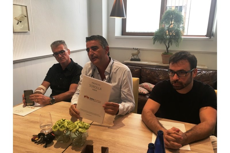 Los comerciantes presentan un delàlogo reivindicativo de propuestas para revitalizar el Centre Històric de Xàbia Los comerciantes presentan un delàlogo reivindicativo de propuestas para revitalizar el Centre Històric de Xàbia