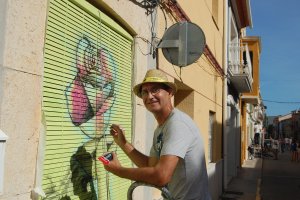 “Persianes amb art” aborda la transformació estètica del carrer Sant Josep de Els Poblets
