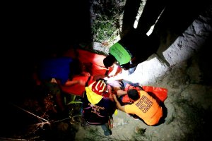 Policía Local y Protección Civil rescatan en Xàbia a un perro herido