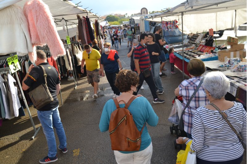 Indignación entre los vendedores del rastro de Dénia por un cierre que consideran “premeditado y con alevosía” Indignación entre los vendedores del rastro de Dénia por un cierre que consideran “premeditado y con alevosía”