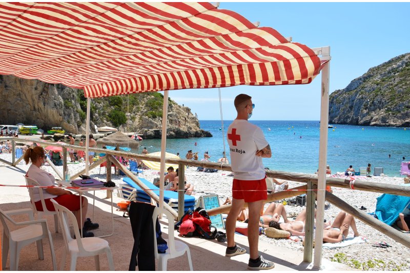 Cruz Roja de Xàbia cierra una temporada estival “muy activa” con 4.485 asistencias y 157 rescates Cruz Roja de Xàbia cierra una temporada estival “muy activa” con 4.485 asistencias y 157 rescates