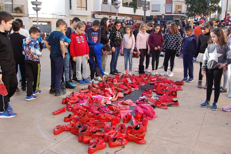 Un mural de Xolaca commemora el Dia Internacional Contra la Violència de Gènere a Pego Un mural de Xolaca commemora el Dia Internacional Contra la Violència de Gènere a Pego