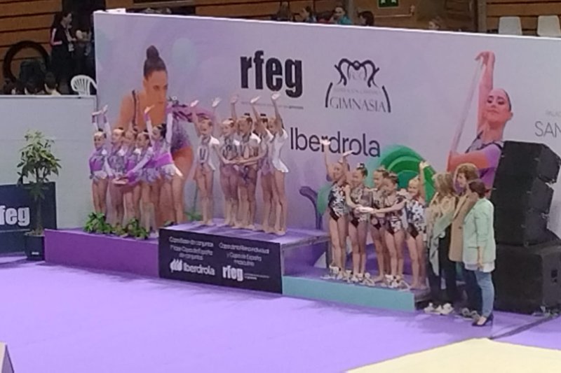 El equipo alevín del Club Gimnasia Calpe logra dos bronces en el nacional de Santander El equipo alevín del Club Gimnasia Calpe logra dos bronces en el nacional de Santander