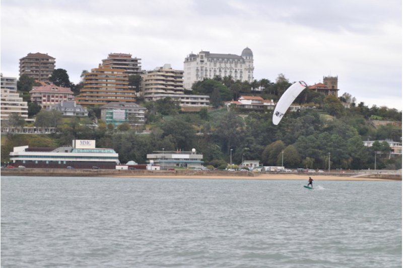 Fórmula Kite: La Federación Española baraja asignar una plaza olímpica a Álex Climent del CD Marina El Portet Fórmula Kite: La Federación Española baraja asignar una plaza olímpica a Álex Climent del CD Marina El Portet