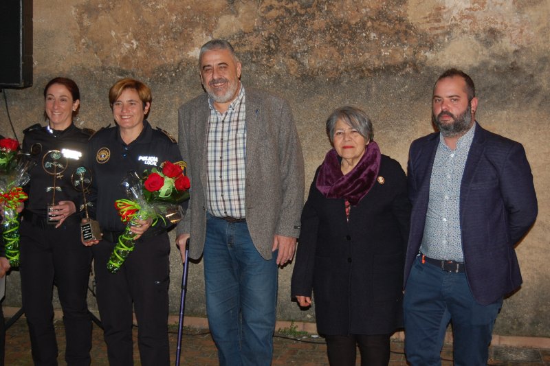 L’Ajuntament de Pego guardona amb el premi Jo dona 2018 a les Policies Locals Tere Lloret i Mercè Sastre L’Ajuntament de Pego guardona amb el premi Jo dona 2018 a les Policies Locals Tere Lloret i Mercè Sastre