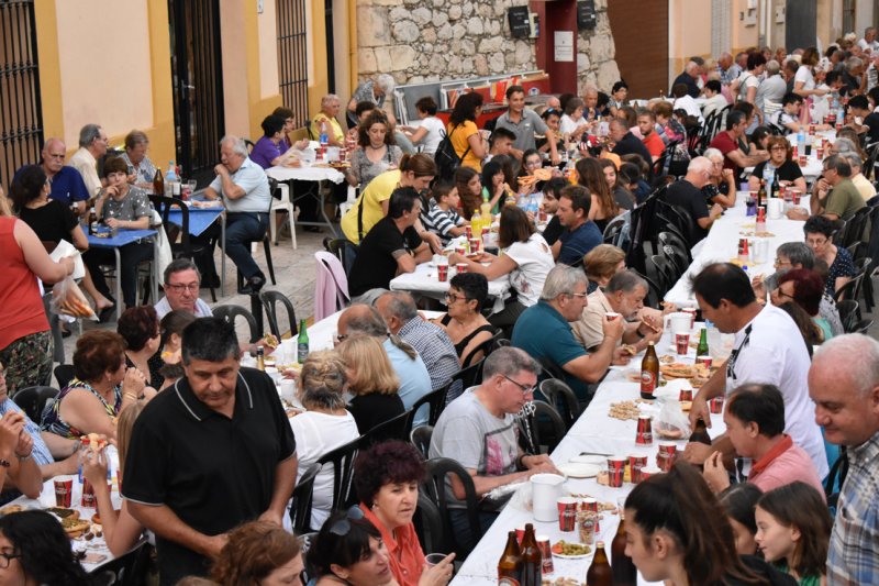 Alcalalí despide las fiestas a Sant Joanet de Mosquera con la Gran Cocà en la Plaza Alcalalí despide las fiestas a Sant Joanet de Mosquera con la Gran Cocà en la Plaza